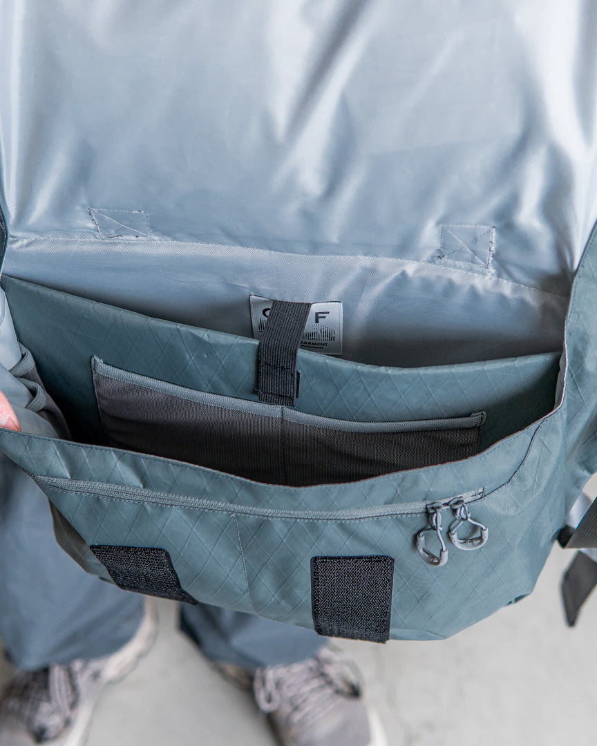 CMF OUTDOOR GARMENT MESSENGER BAG X-PAC