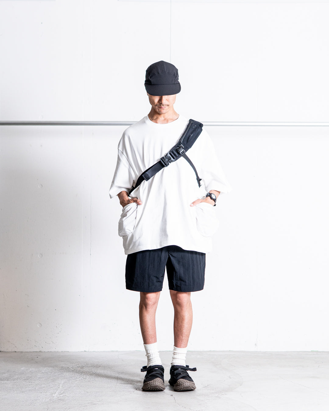 CMF OUTDOOR GARMENT MESSENGER BAG SMOOTH NYLON