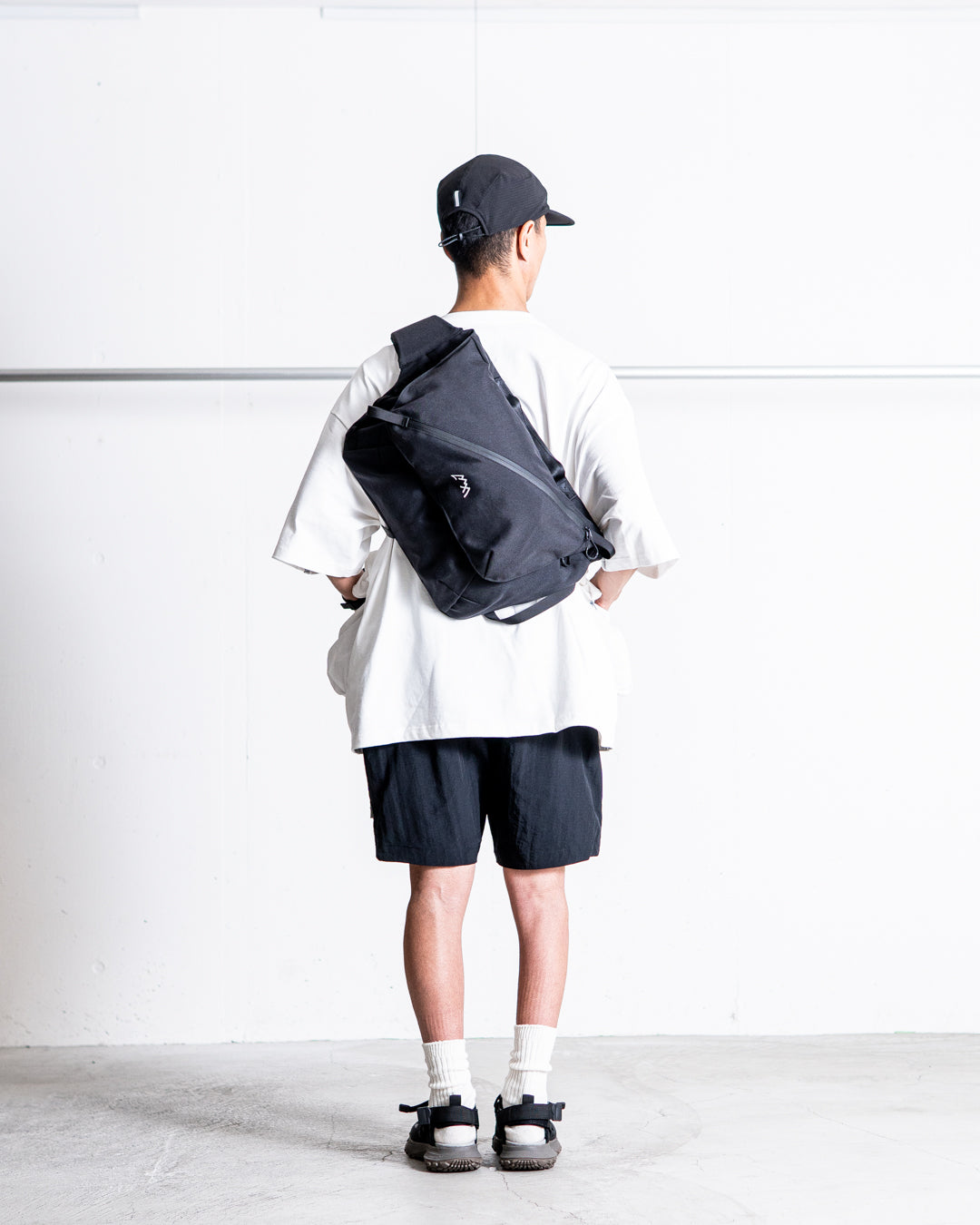 CMF OUTDOOR GARMENT MESSENGER BAG SMOOTH NYLON