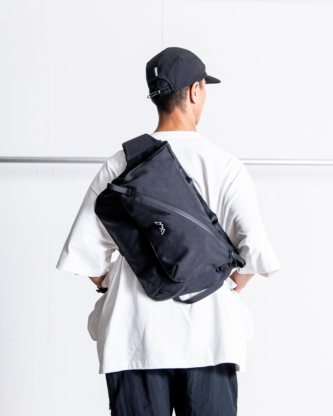 CMF OUTDOOR GARMENT MESSENGER BAG SMOOTH NYLON