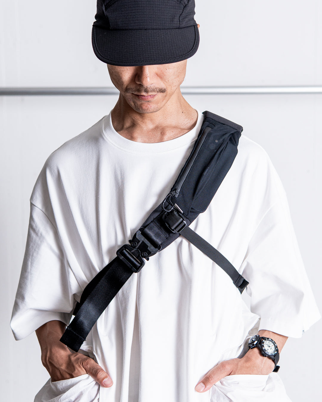 CMF OUTDOOR GARMENT MESSENGER BAG SMOOTH NYLON