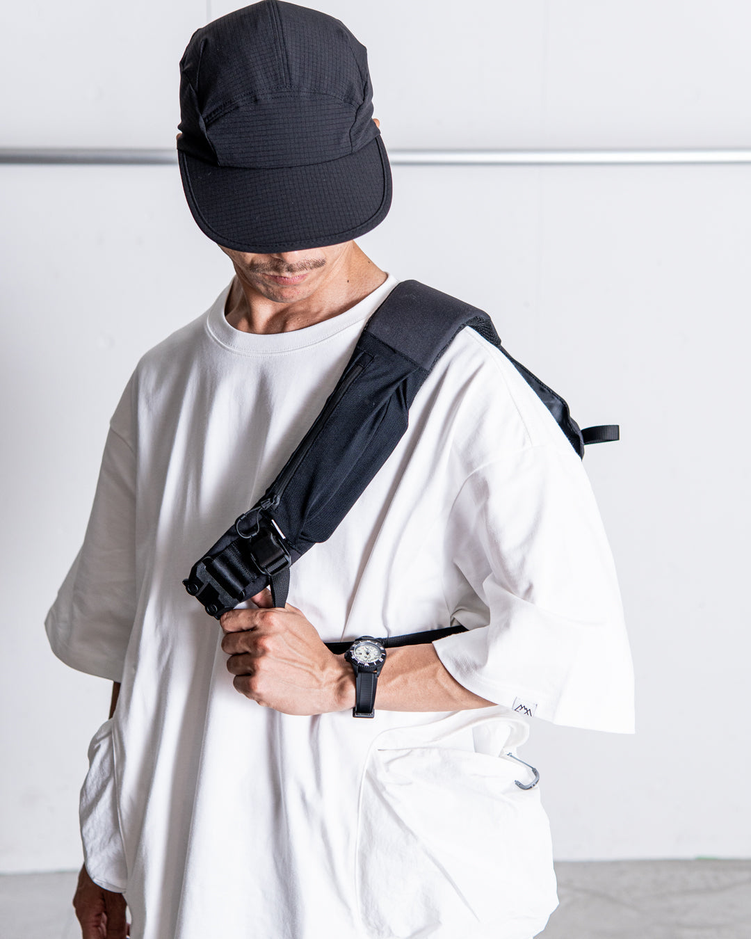 CMF OUTDOOR GARMENT MESSENGER BAG SMOOTH NYLON