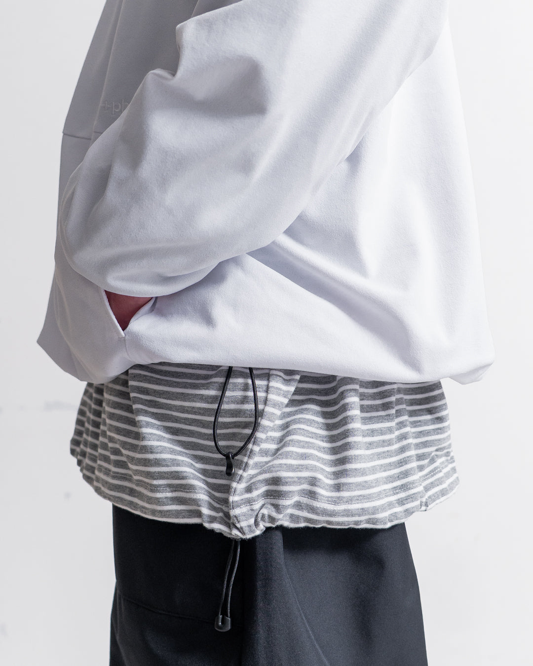 +phenix DRAWSTRING LONG SLEEVE TEE