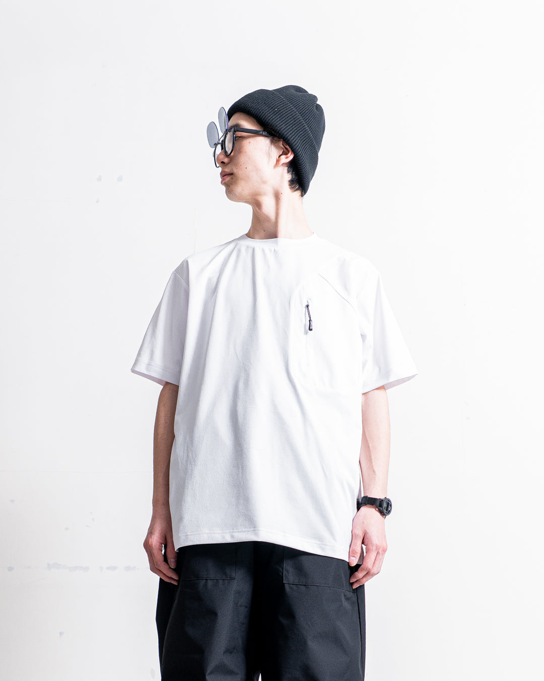 +phenix HIDDEN ZIP POCKET SHORT SLEEVE TEE