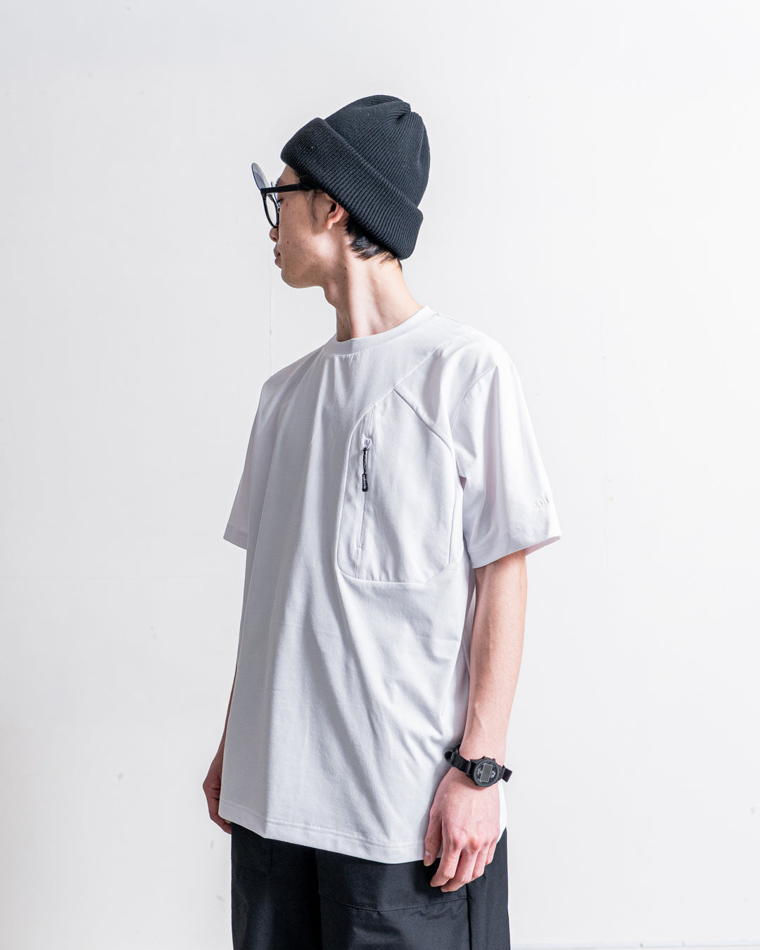 +phenix HIDDEN ZIP POCKET SHORT SLEEVE TEE