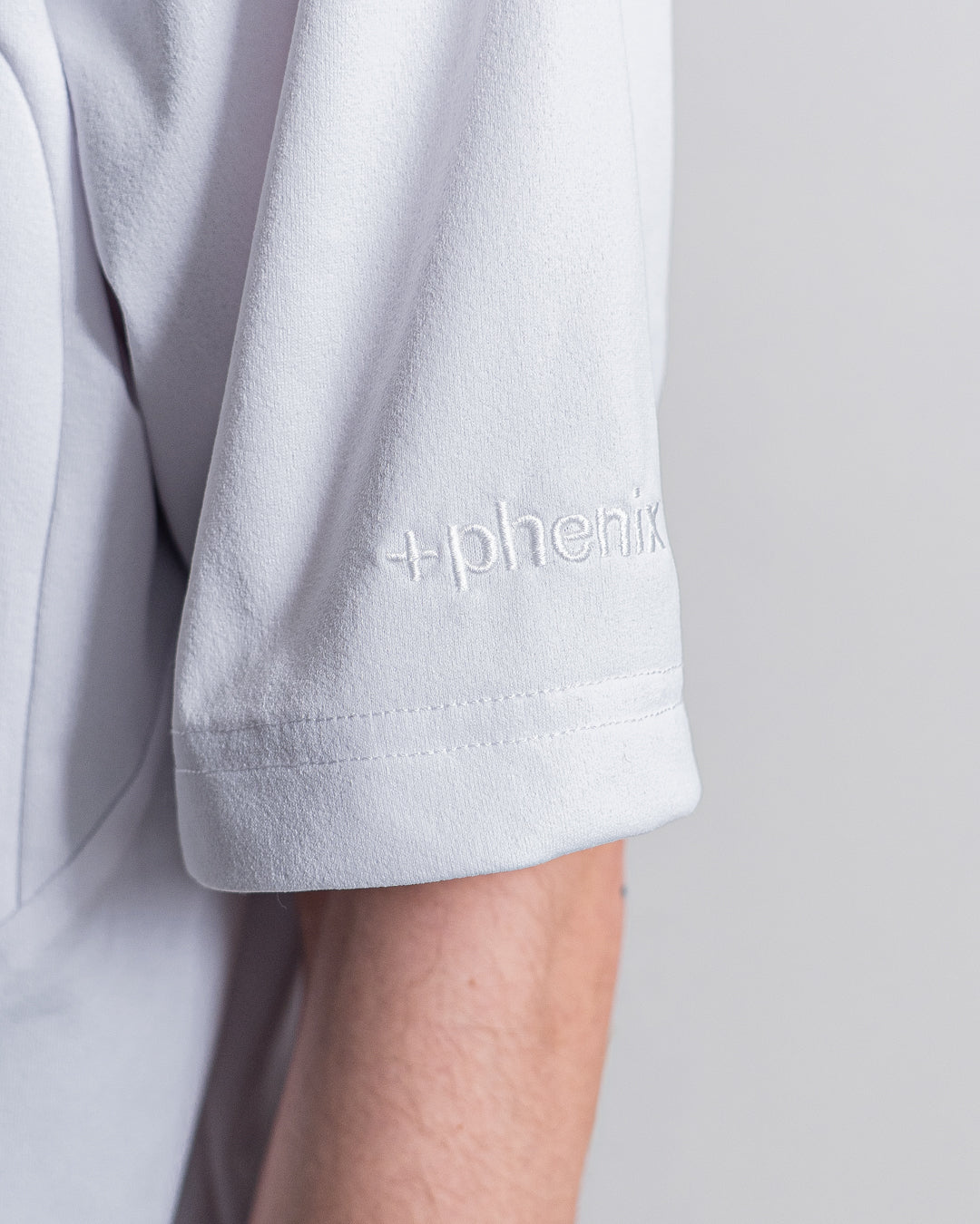 +phenix HIDDEN ZIP POCKET SHORT SLEEVE TEE