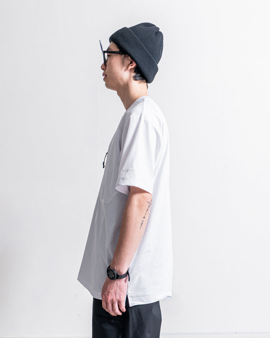 +phenix HIDDEN ZIP POCKET SHORT SLEEVE TEE