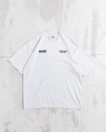 【collabolation】MINE x COOPERS TOWN BALL CAP Flock Print Tee