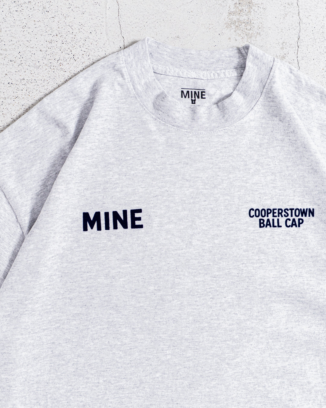 【collabolation】MINE x COOPERS TOWN BALL CAP Flock Print Tee