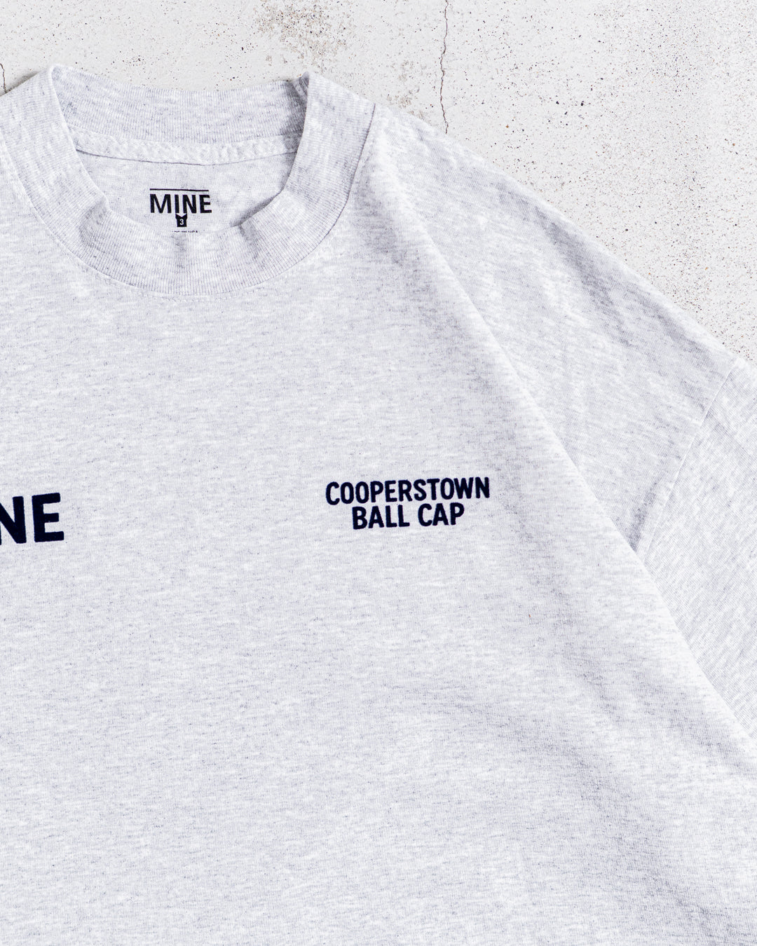 【collabolation】MINE x COOPERS TOWN BALL CAP Flock Print Tee