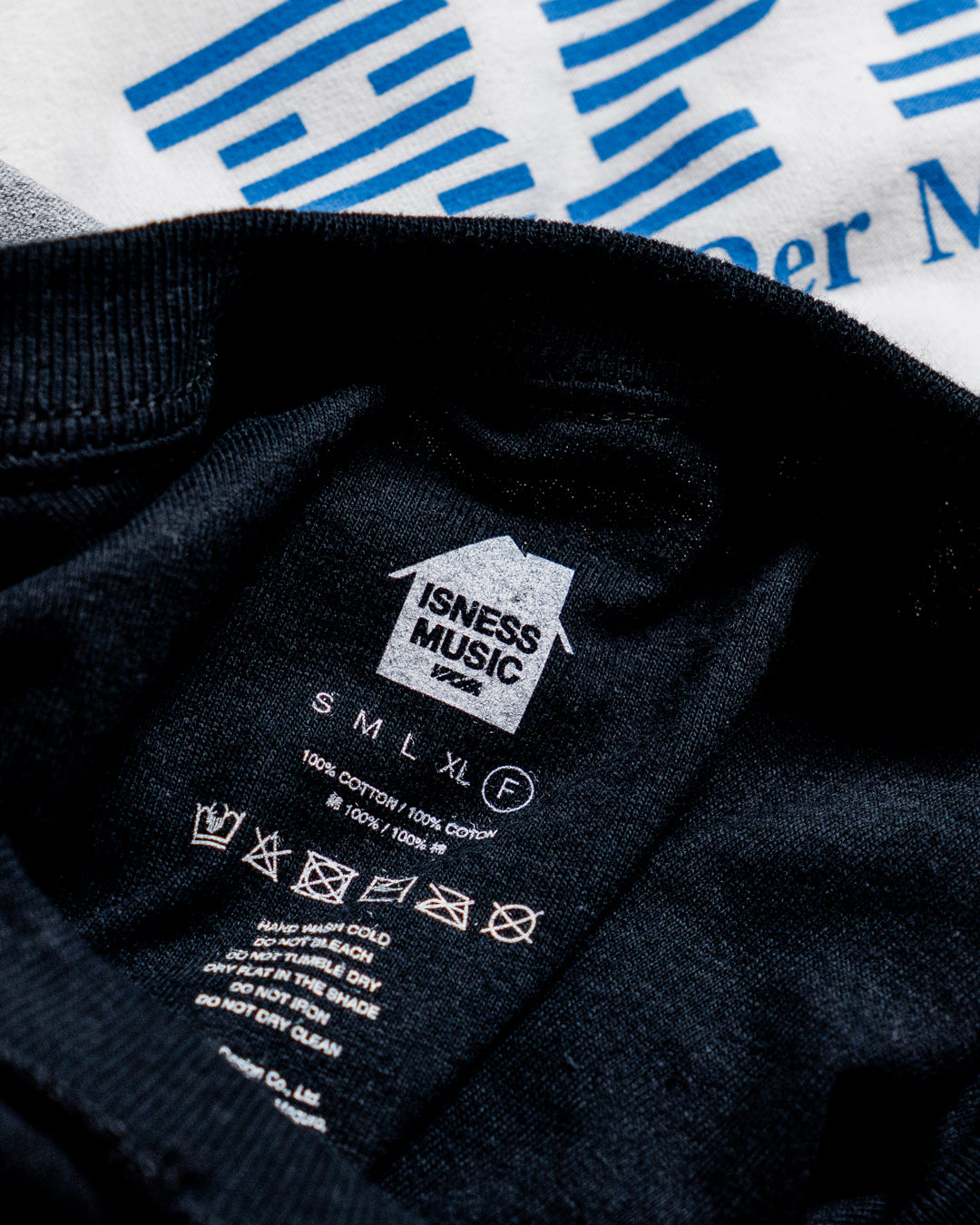 通販] ISNESS MUSIC (イズネスミュージック) LS T-SHIRT 商品ページ