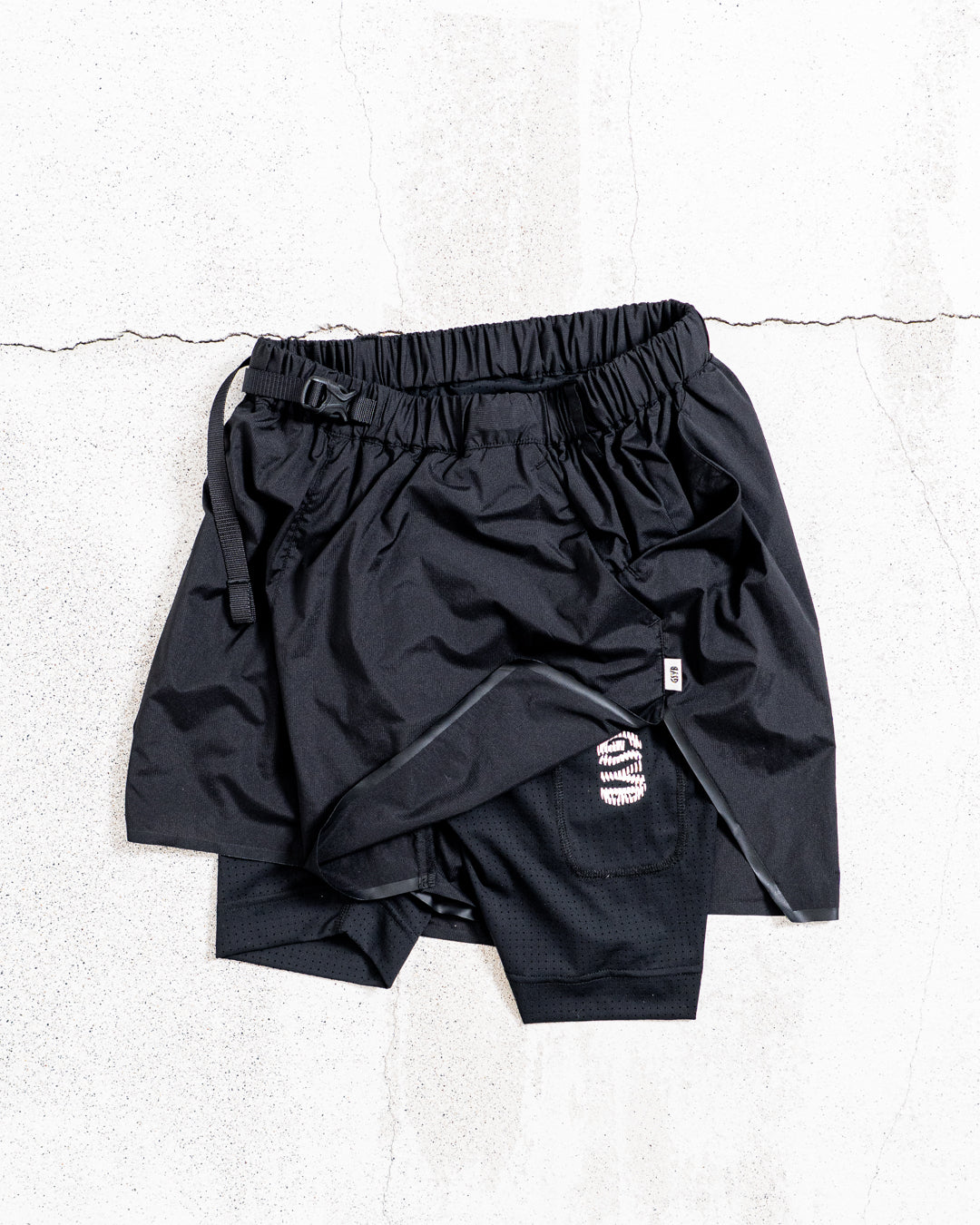 GSYB by CMF OUTDOOR GARMENT RUN SHORTS