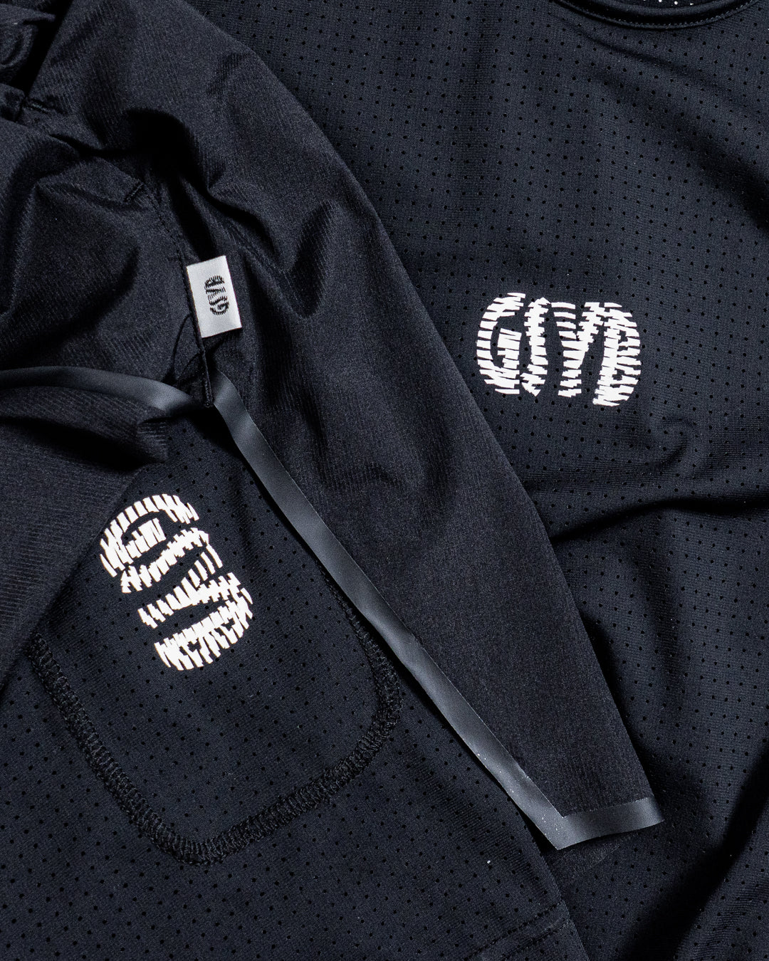 GSYB by CMF OUTDOOR GARMENT RUN SHORTS