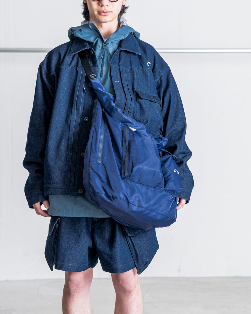 CMF OUTDOOR GARMENT ROLL BAG