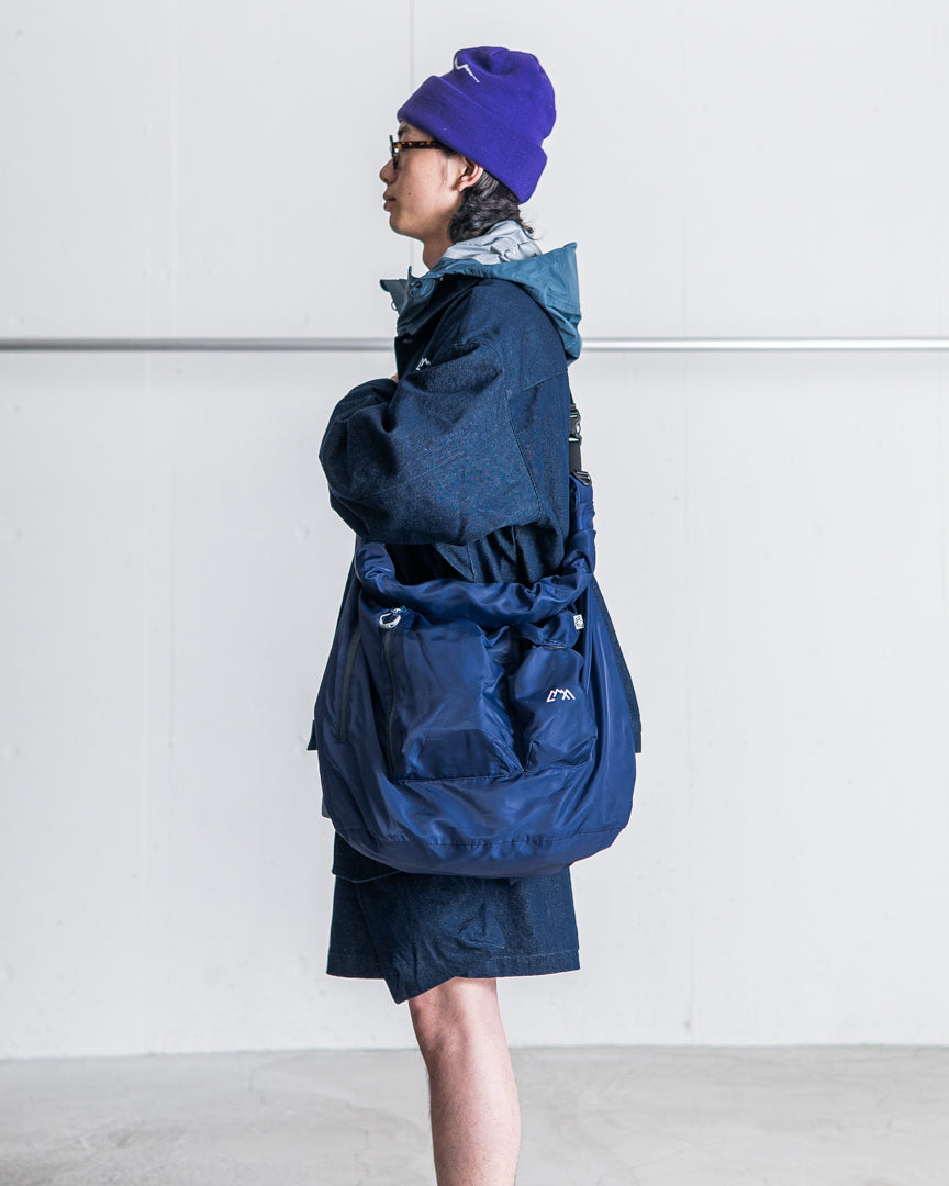 CMF OUTDOOR GARMENT ROLL BAG