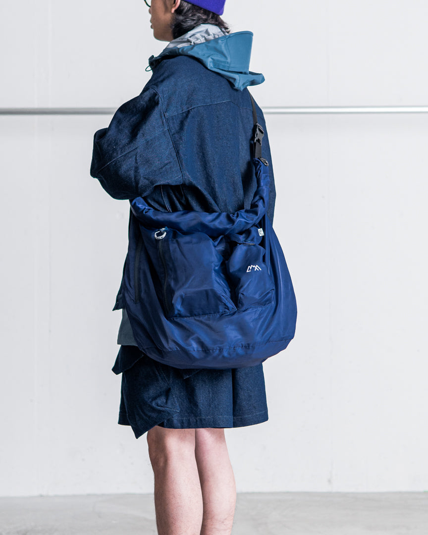 CMF OUTDOOR GARMENT ROLL BAG