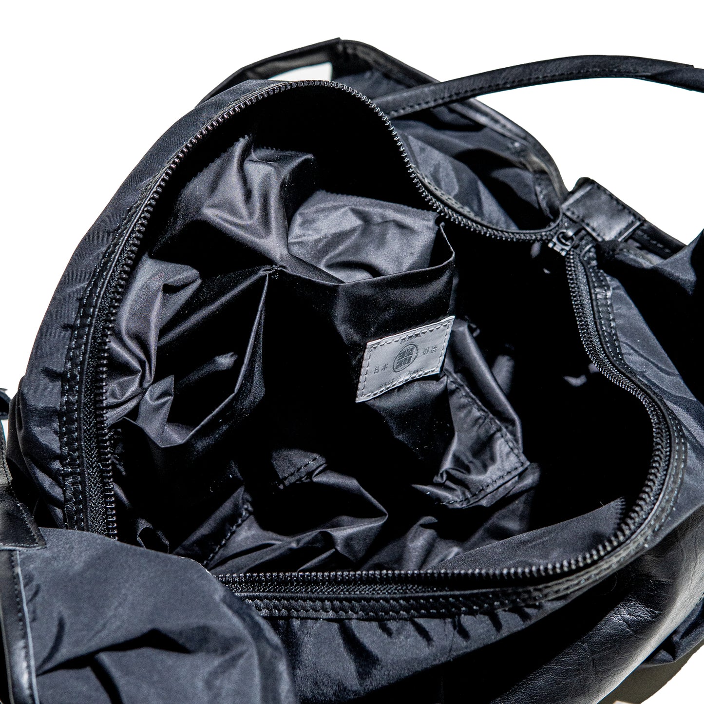 HAKAMA DRAPE SHOULDER