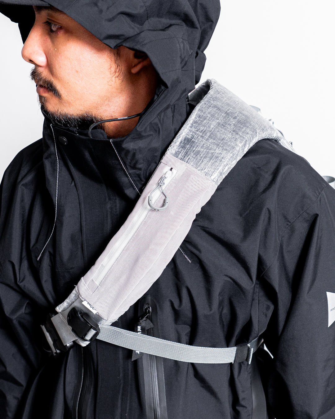 CMF OUTDOOR GARMENT MESSENGER BAG DYNEEMA