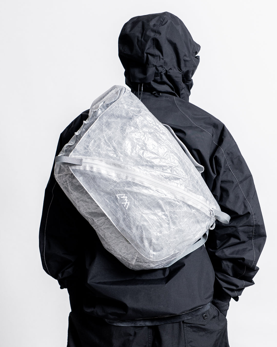 CMF OUTDOOR GARMENT MESSENGER BAG DYNEEMA