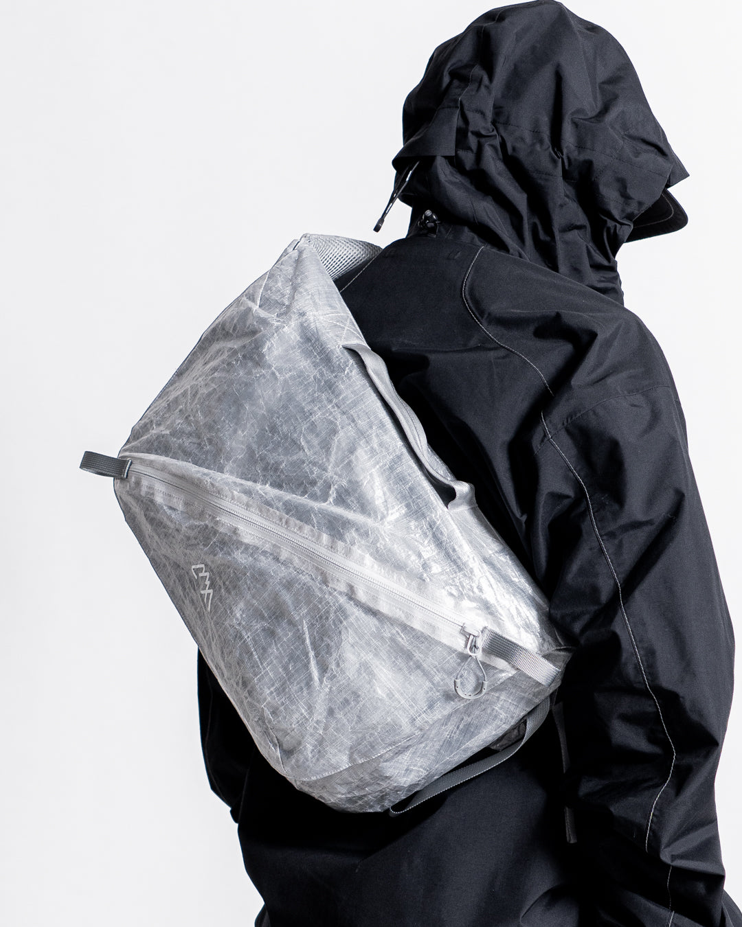 CMF OUTDOOR GARMENT MESSENGER BAG DYNEEMA