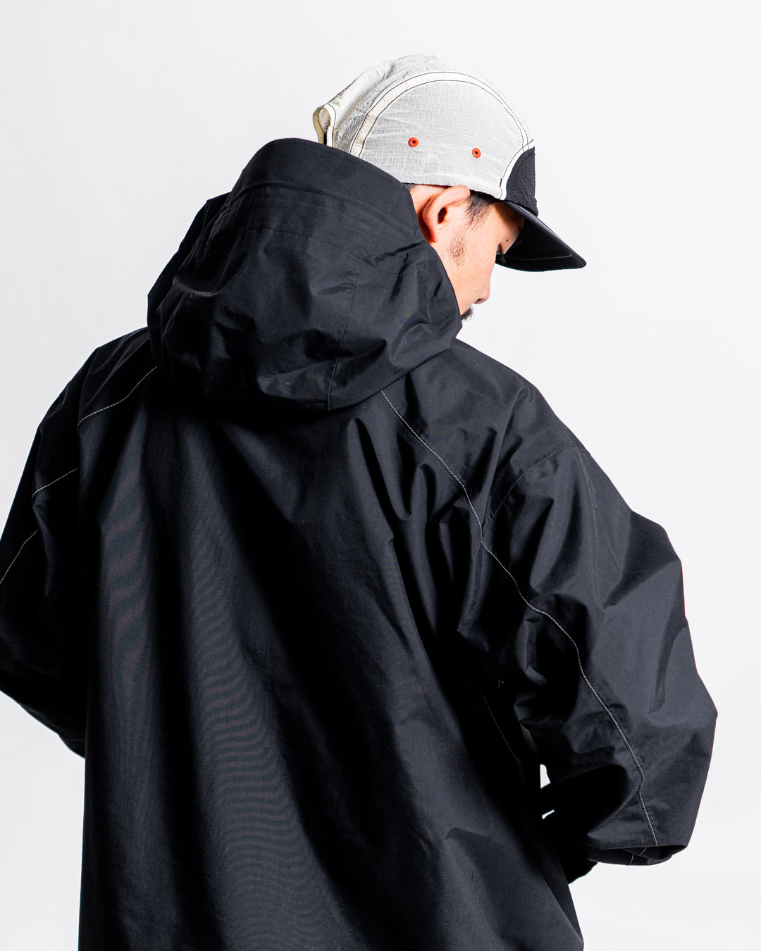 and wander 2.5L hiker rain jacket
