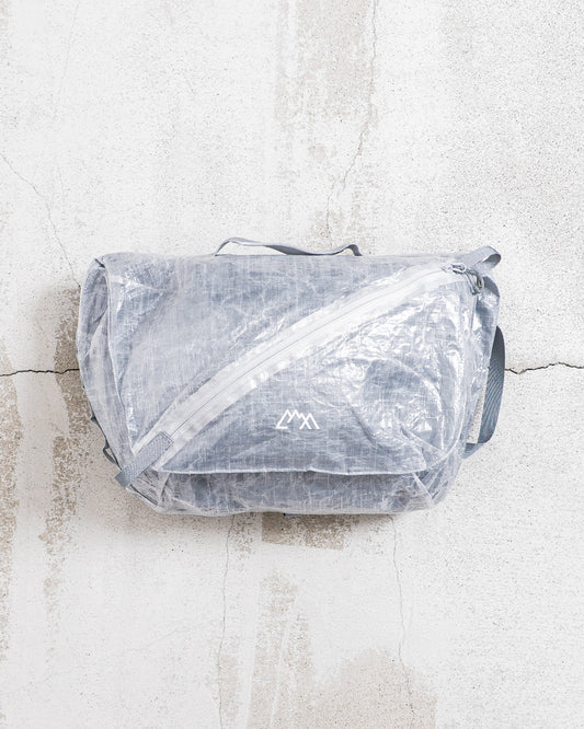 CMF OUTDOOR GARMENT MESSENGER BAG DYNEEMA