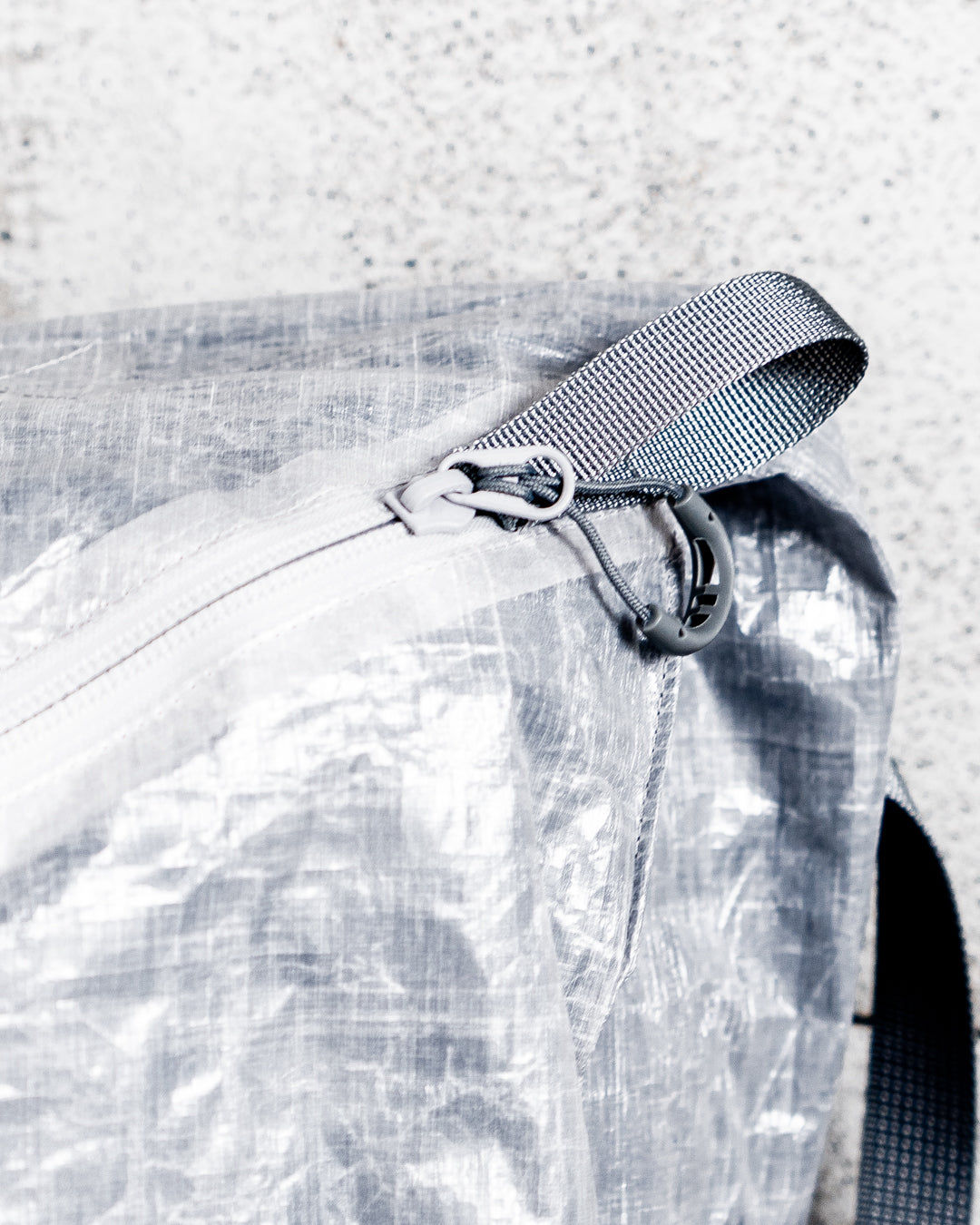 CMF OUTDOOR GARMENT MESSENGER BAG DYNEEMA