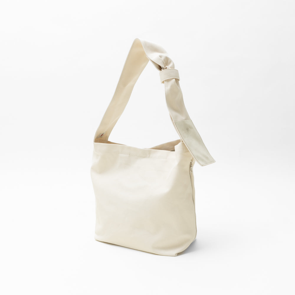 TASUKI SHOULDER <NO.2> Available in avariety of materials.