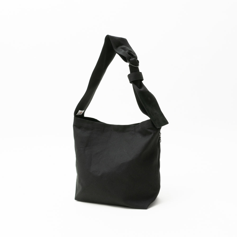 TASUKI SHOULDER <NO.2> Available in avariety of materials.