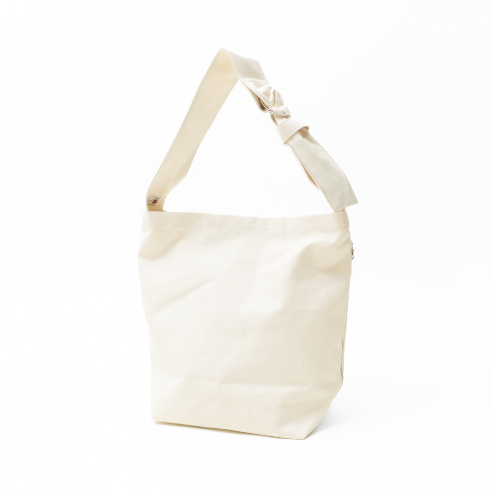 TASUKI SHOULDER <NO.1> Available in avariety of materials.