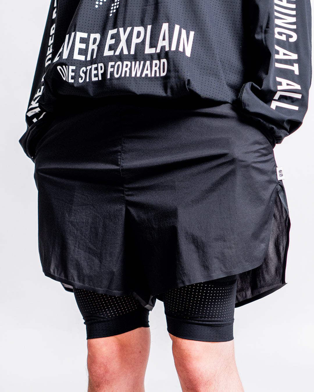 GSYB by CMF OUTDOOR GARMENT RUN SHORTS