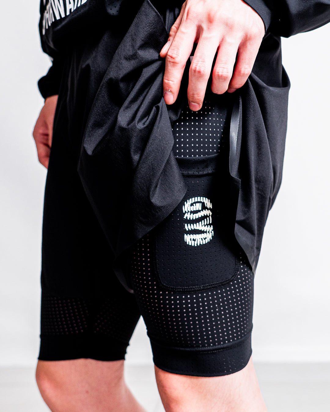 GSYB by CMF OUTDOOR GARMENT RUN SHORTS