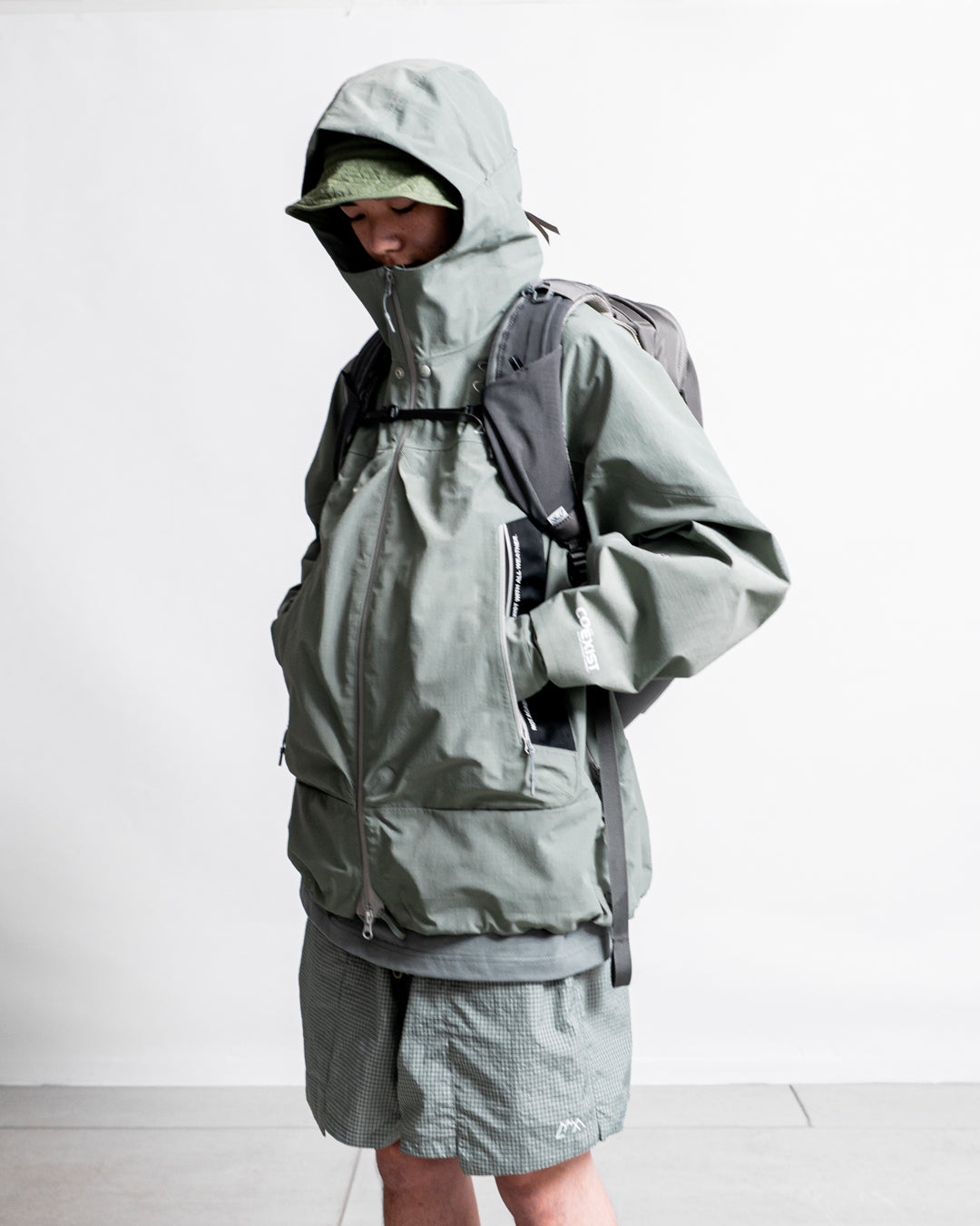 CMF OUTDOOR GARMENT WHITE OUT SHELL COEXIST