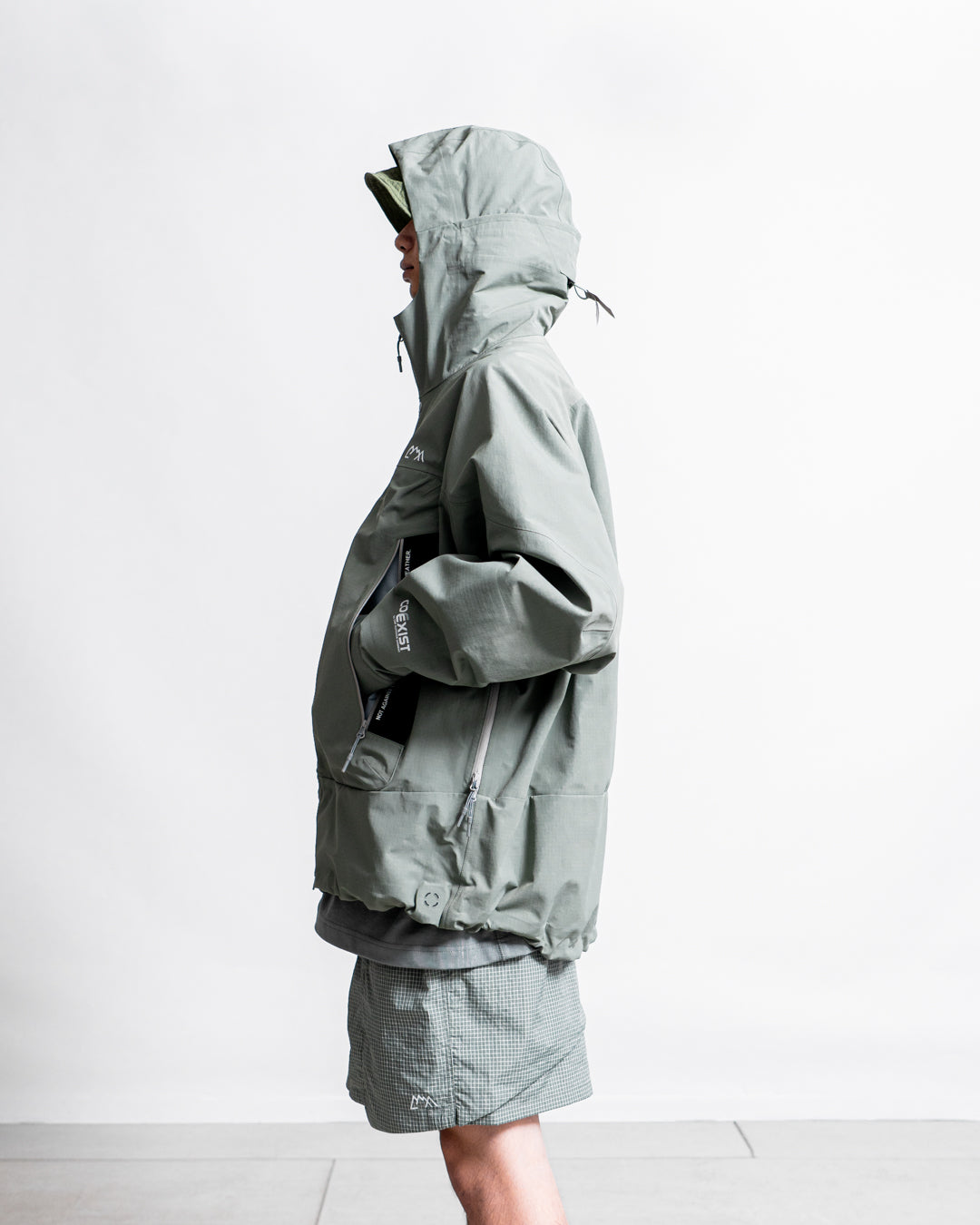 CMF OUTDOOR GARMENT WHITE OUT SHELL COEXIST