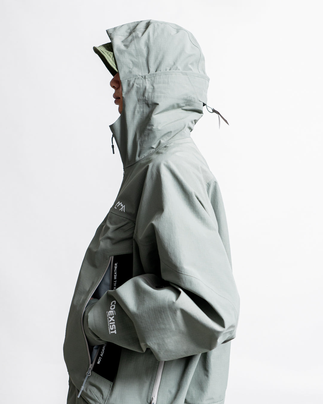 CMF OUTDOOR GARMENT WHITE OUT SHELL COEXIST