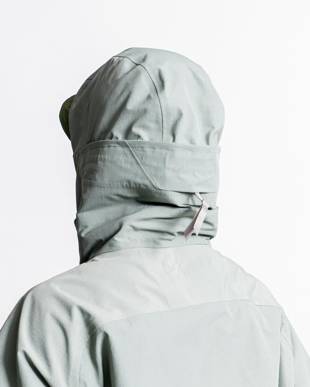 CMF OUTDOOR GARMENT WHITE OUT SHELL COEXIST