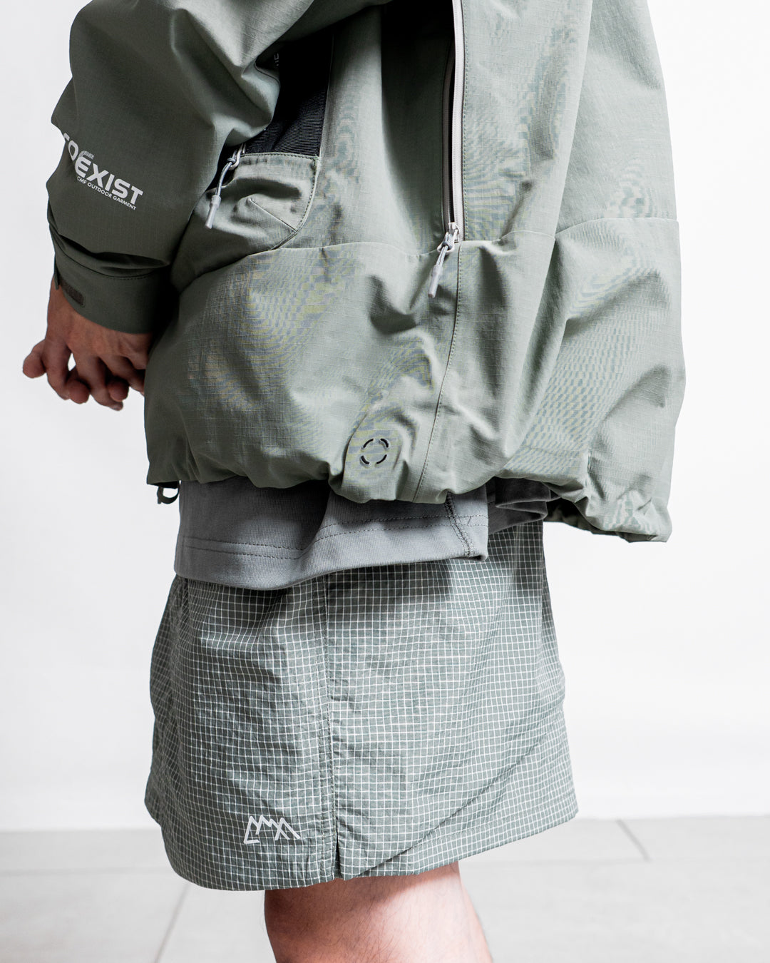 CMF OUTDOOR GARMENT WHITE OUT SHELL COEXIST