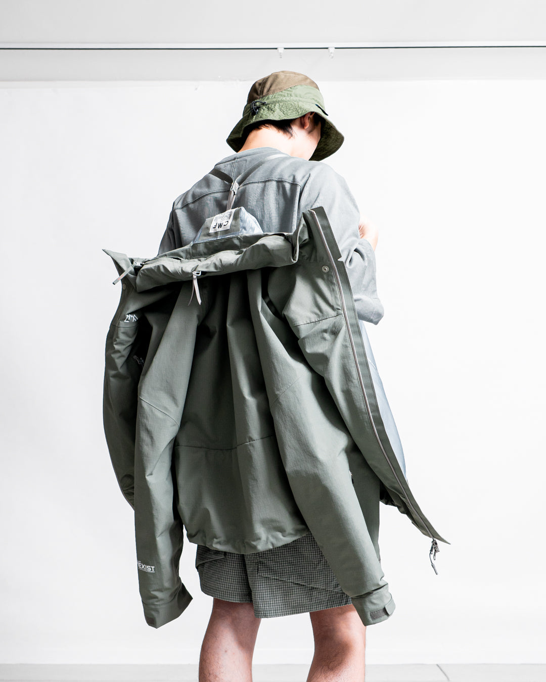 CMF OUTDOOR GARMENT WHITE OUT SHELL COEXIST