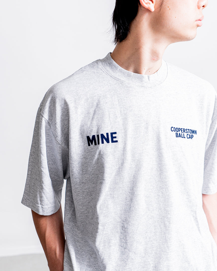 【collabolation】MINE x COOPERS TOWN BALL CAP Flock Print Tee