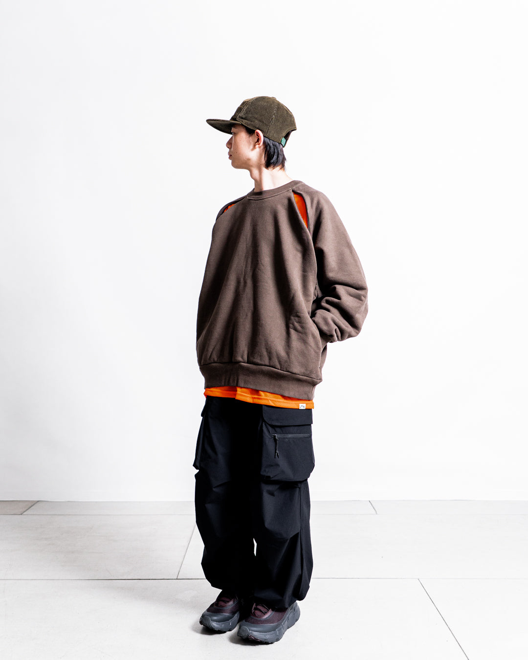 【8.8 sat 0:00 release】is-ness Ventilated Sweatshirt