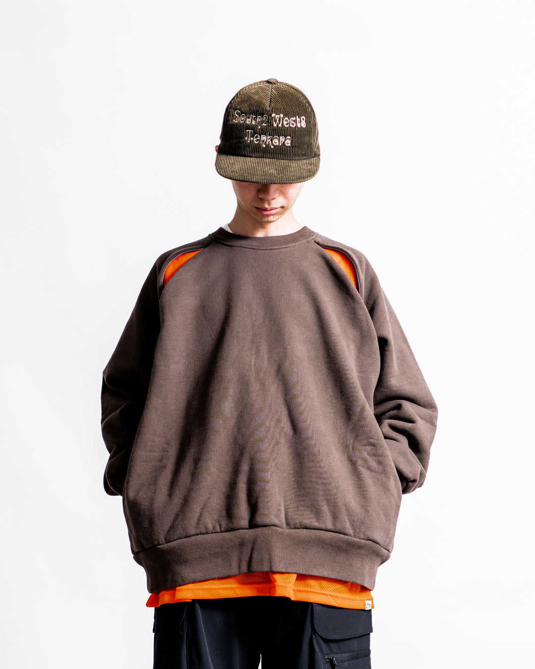 【8.8 sat 0:00 release】is-ness Ventilated Sweatshirt