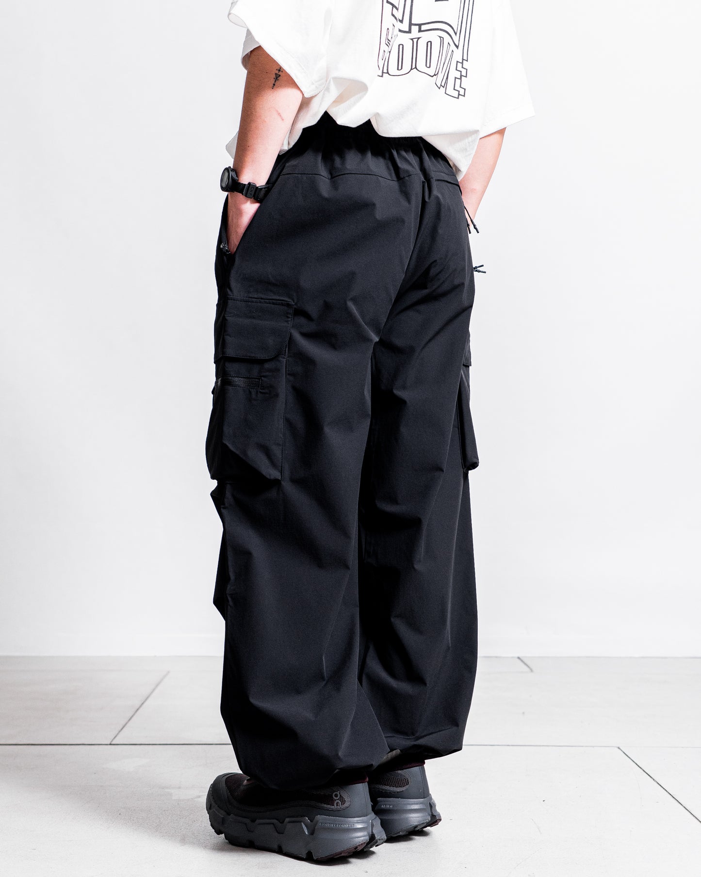 +phenix TECH WIDE CARGO PANTS