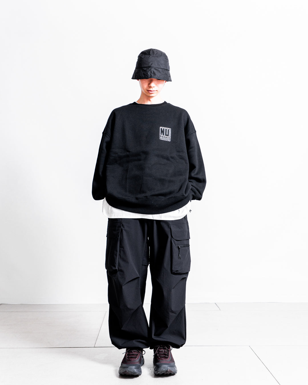 【8.8 sat 0:00 release】ISNESS MUSIC × NU GROOVE SWEATSHIRT LEFT CHEST