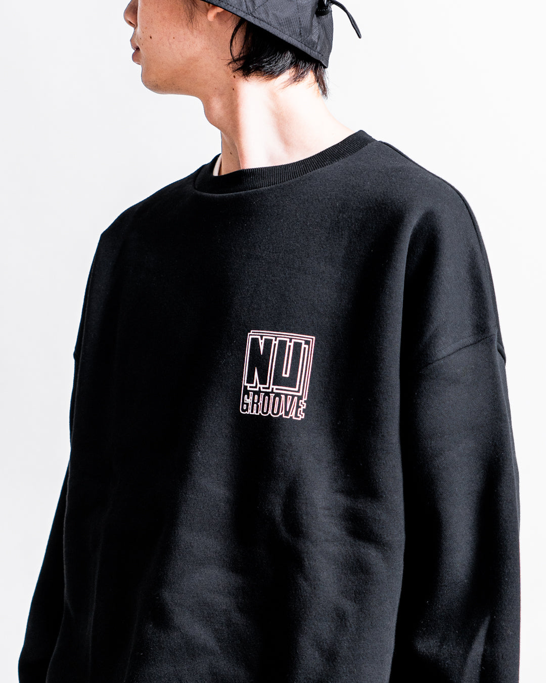 【8.8 sat 0:00 release】ISNESS MUSIC × NU GROOVE SWEATSHIRT LEFT CHEST