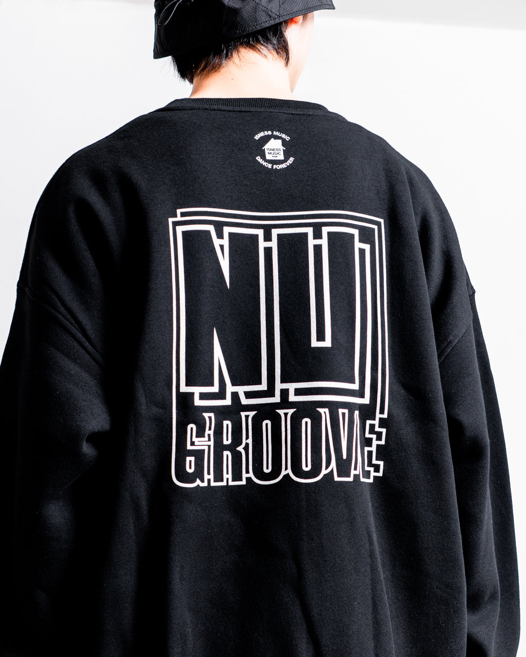 【8.8 sat 0:00 release】ISNESS MUSIC × NU GROOVE SWEATSHIRT LEFT CHEST