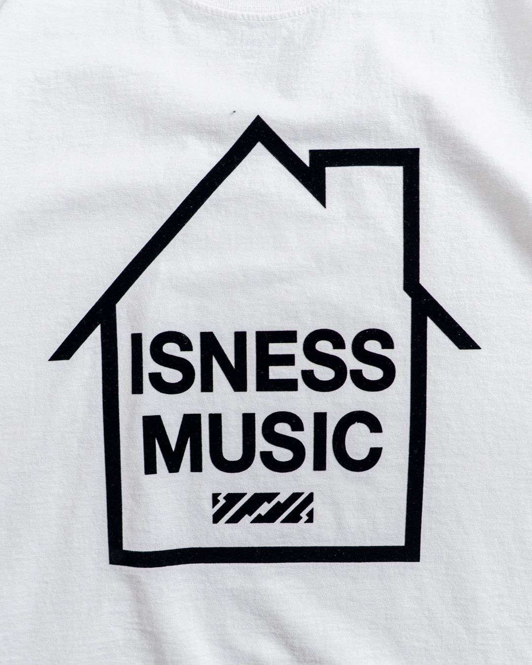 ISNESS MUSIC LOGO T-SHIRT FT