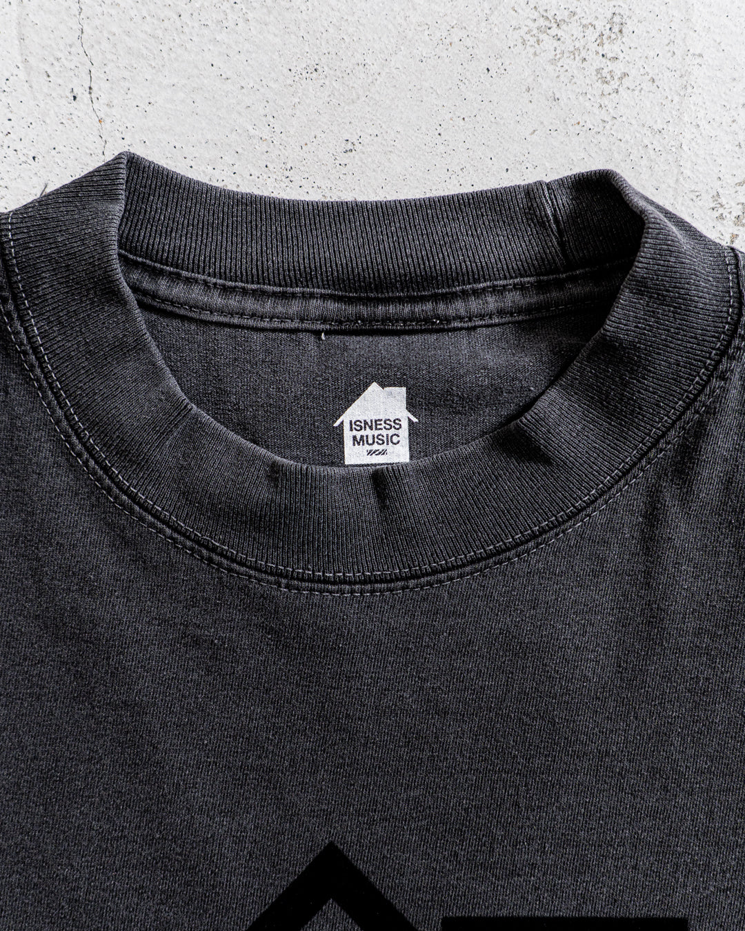 ISNESS MUSIC LOGO T-SHIRT FT