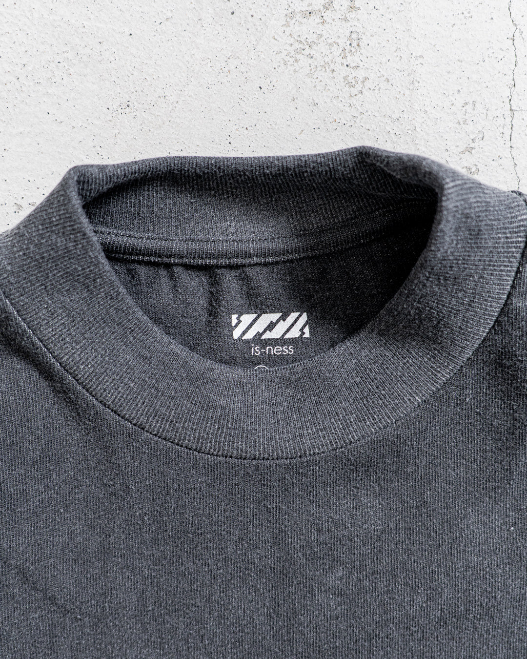 is-ness Arm Pocket Venti T-Shirt