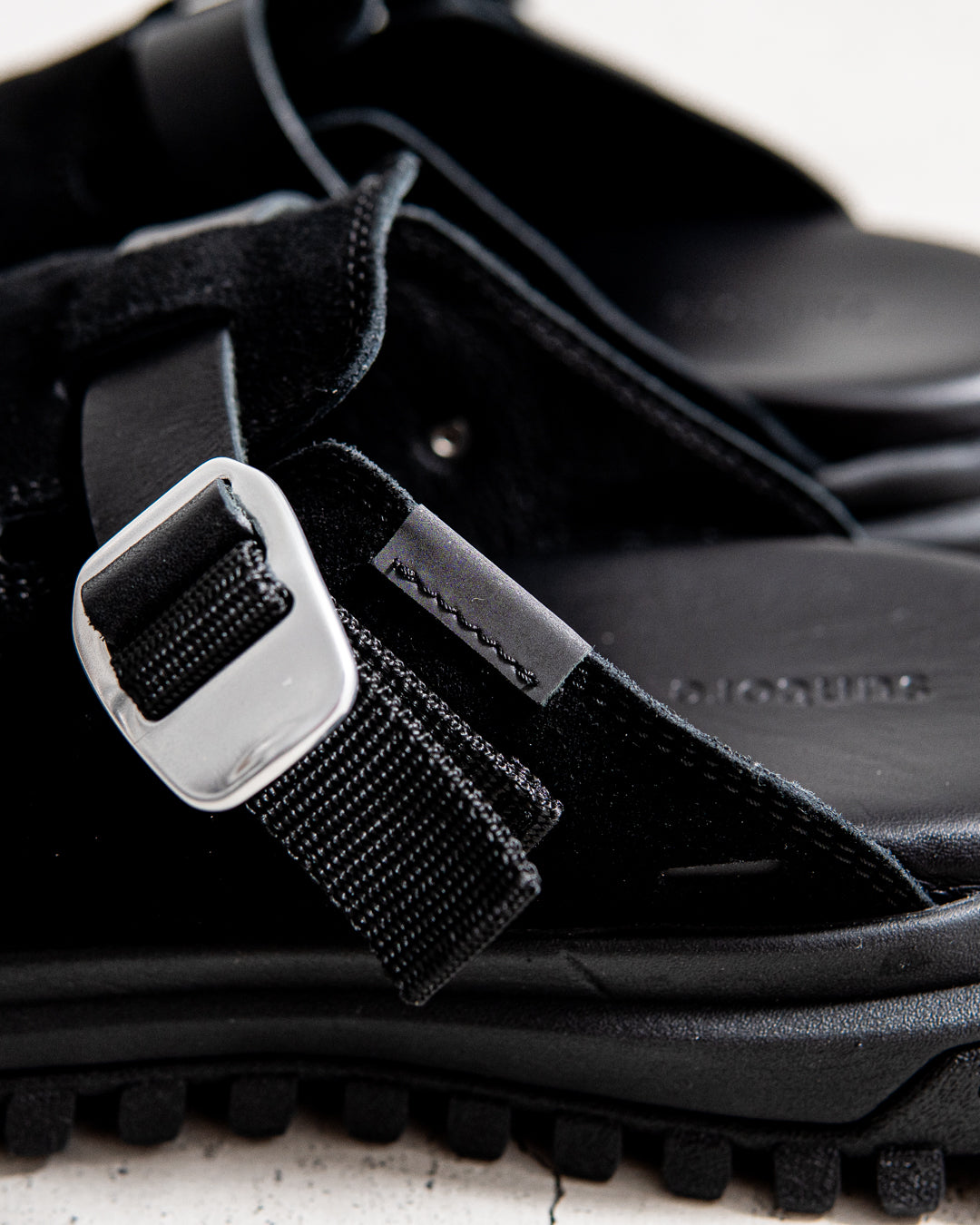 suncore grog slip light - BLACK