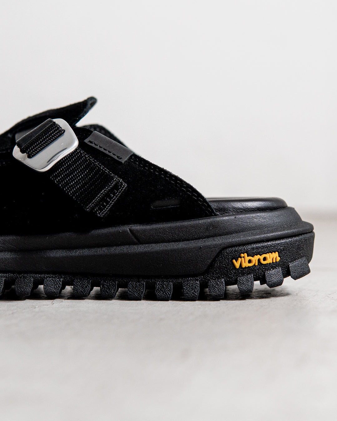 suncore grog slip light - BLACK